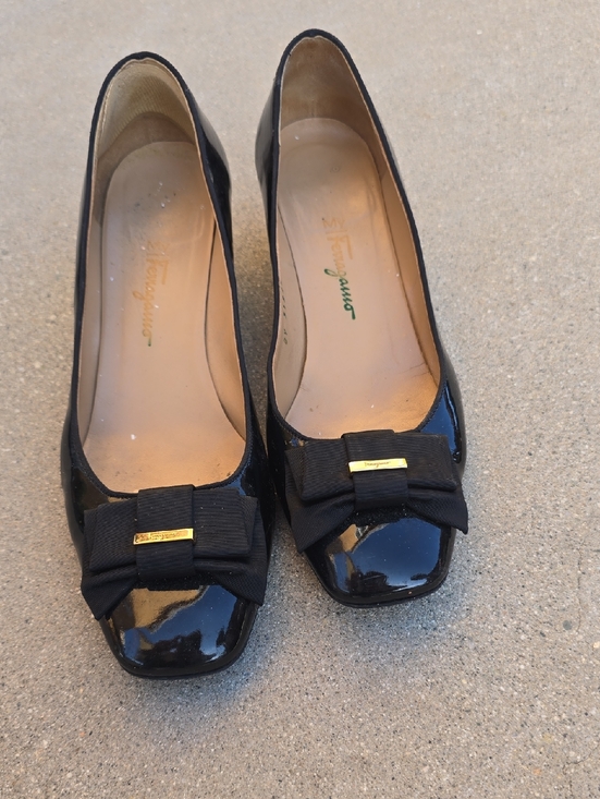 Salvatore Ferragamo Shoes - Salvatore Ferragamo Black Patent Vara Bow Block Heels Size 9